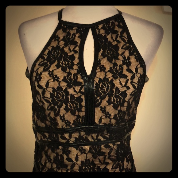Halter black lace gown - Picture 4 of 8